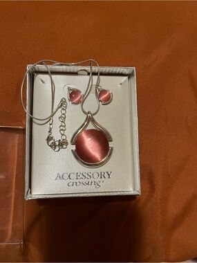 Vintage Pink Cat Eye Pendant Necklace & Stud Earrings Set
